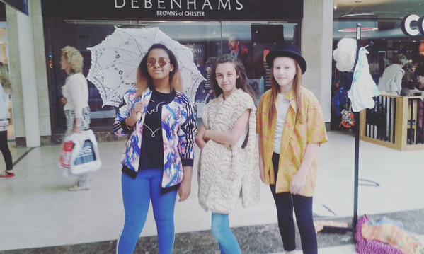 Ocean, Tia and Beth, visiting with their family for the day from Wolverhampton.jpg thumbnail